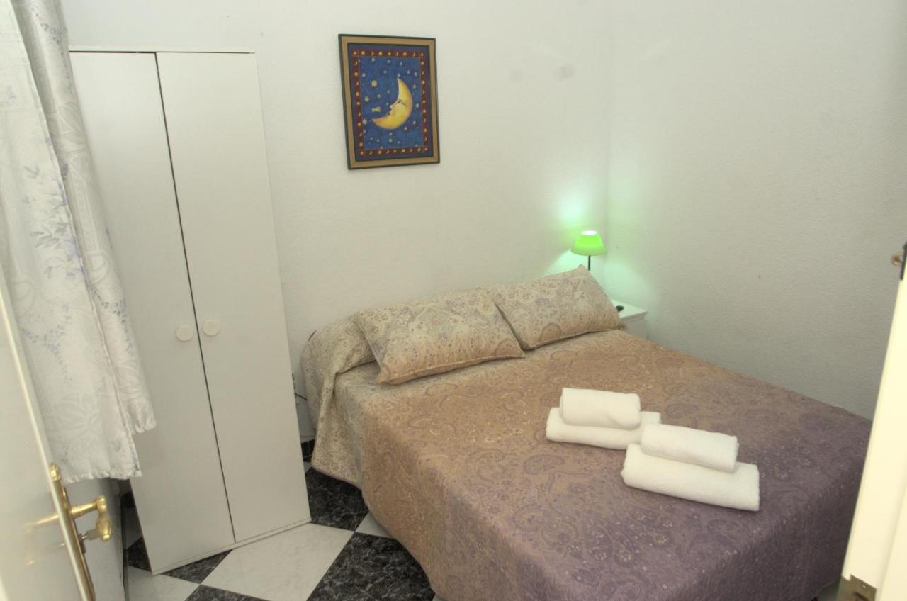 Habitacion En El Corazon Del Centro De Malaga Bagian luar foto