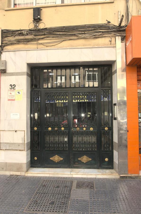 Habitacion En El Corazon Del Centro De Malaga Bagian luar foto
