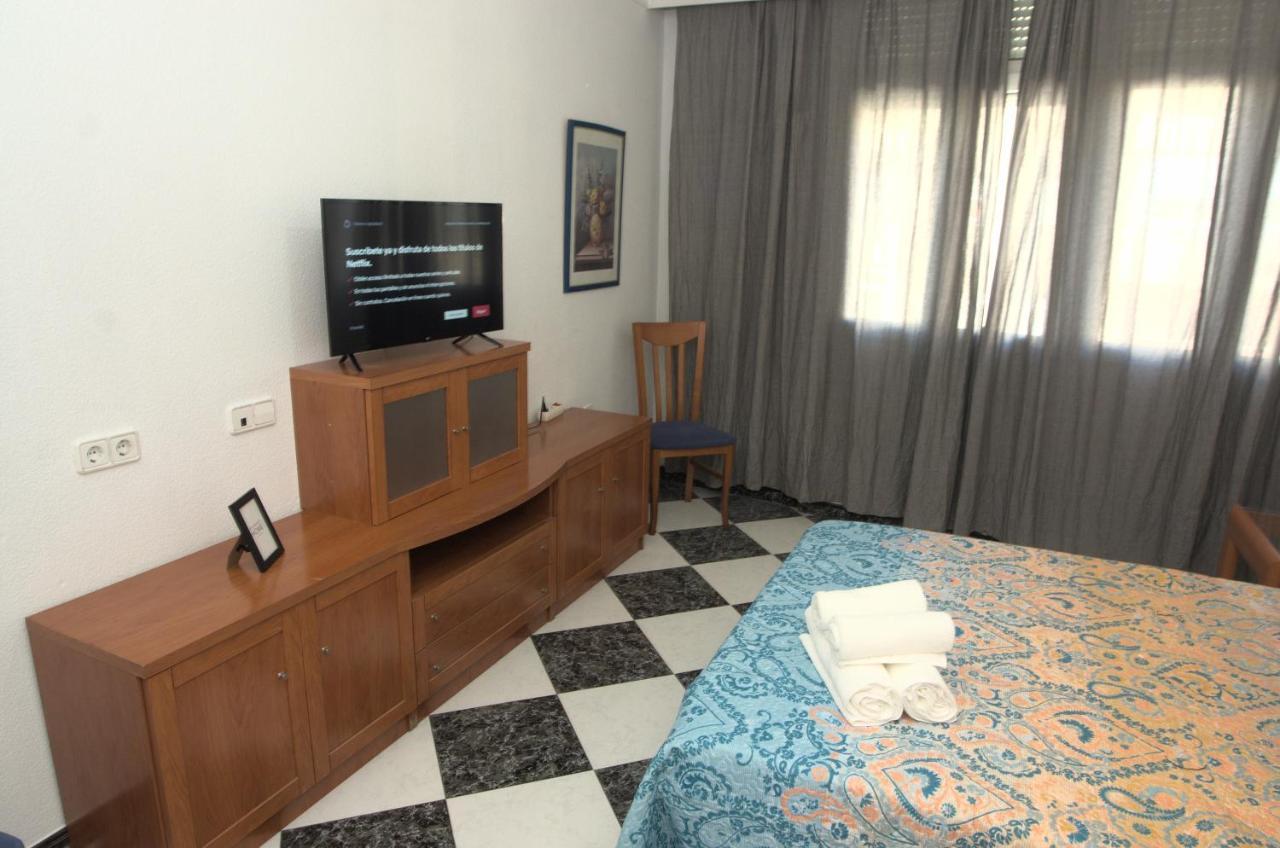 Habitacion En El Corazon Del Centro De Malaga Bagian luar foto