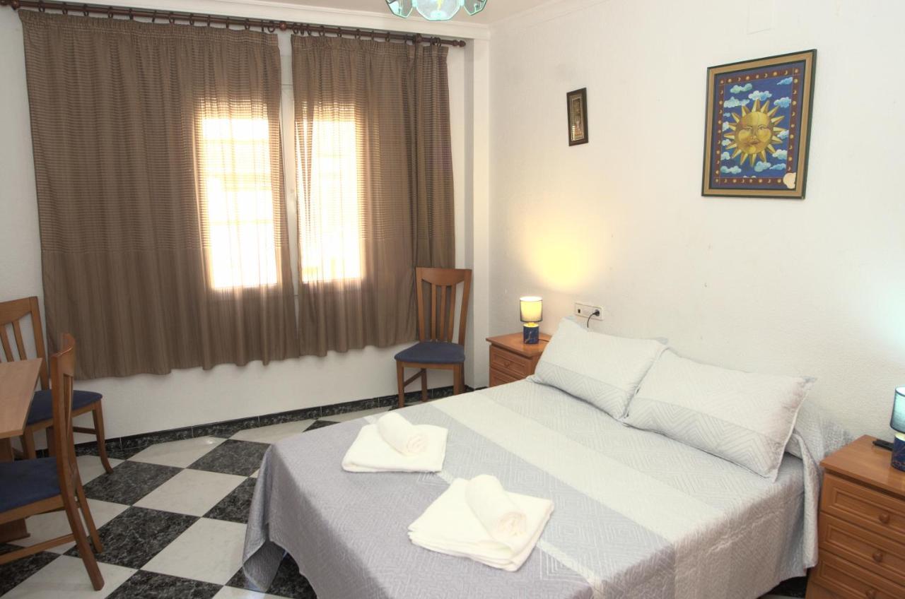 Habitacion En El Corazon Del Centro De Malaga Bagian luar foto